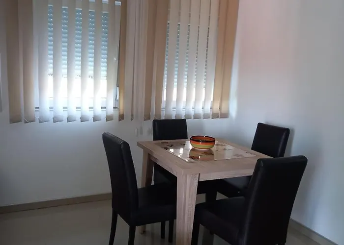 San -u Centru アパート